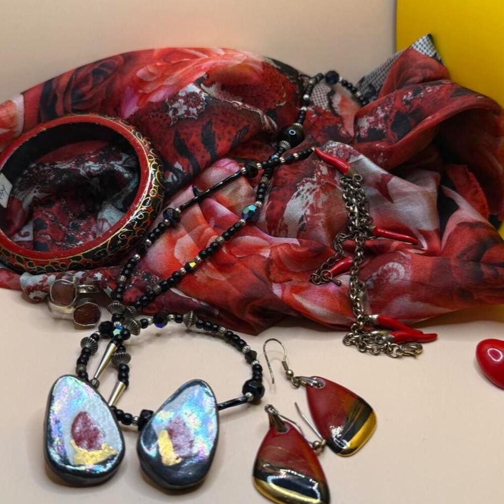 A touch of red! Red/black multi coloured jewelry set with large light silk scarf